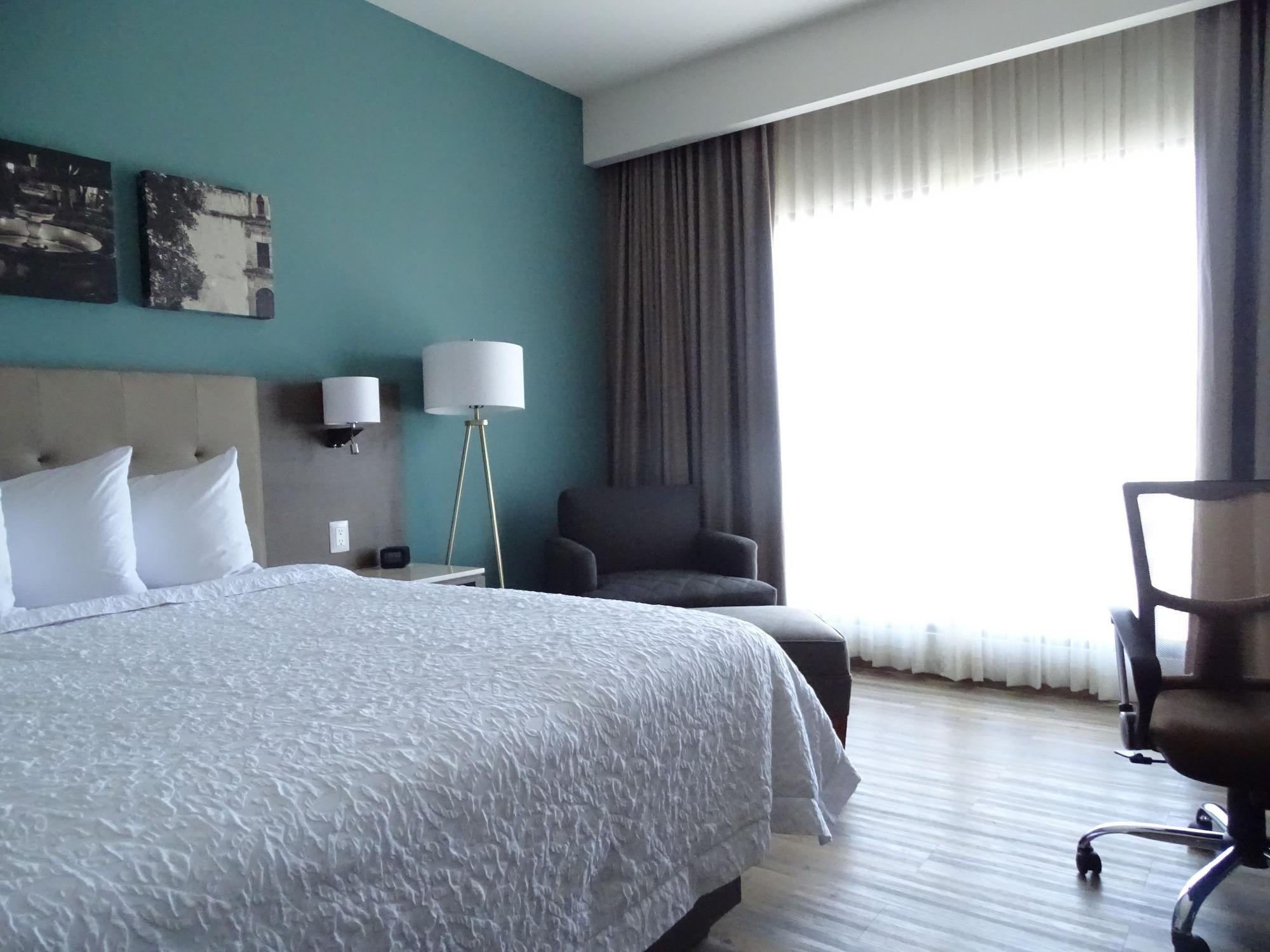 Hampton Inn By Hilton Celaya Exterior foto