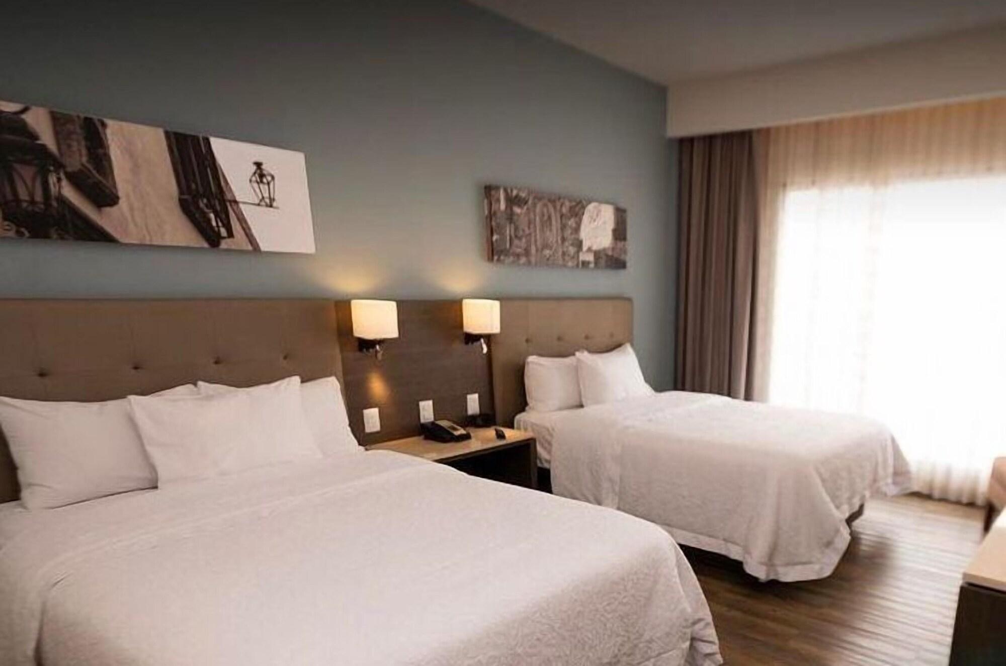 Hampton Inn By Hilton Celaya Exterior foto