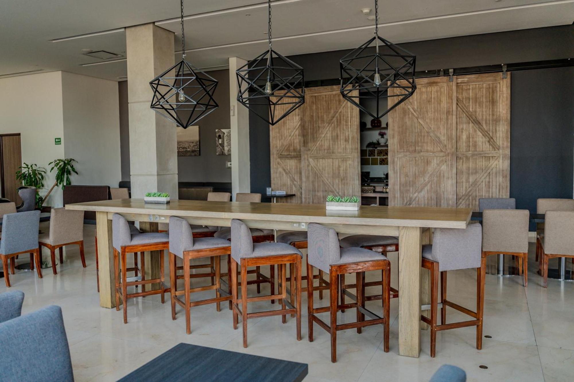 Hampton Inn By Hilton Celaya Exterior foto