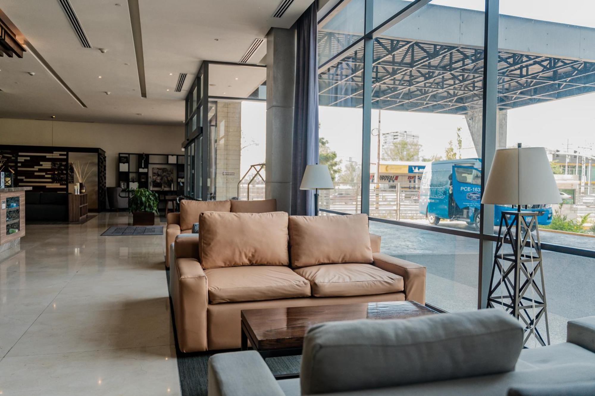 Hampton Inn By Hilton Celaya Exterior foto